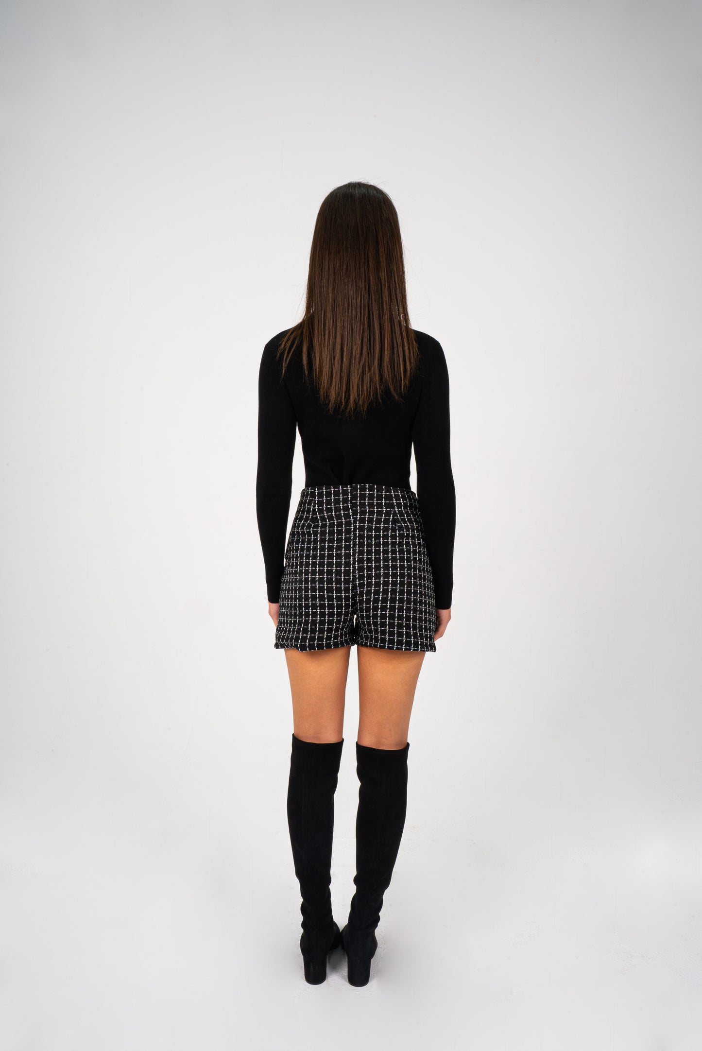 Stand-out in prints short